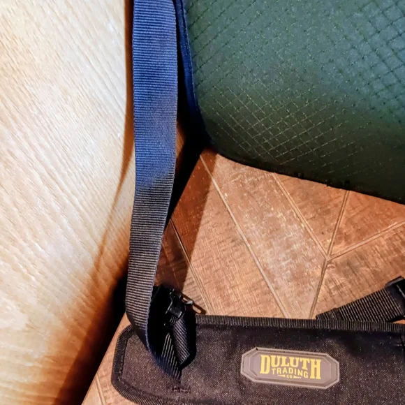 Duluth Trading Company Bag Cab Commander 2 Messenger - Picture 4 of 10